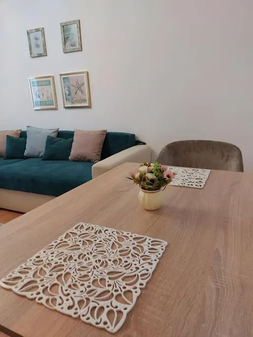 Garsoniera Centrala Renovata Бухарест 0*,  Румыния